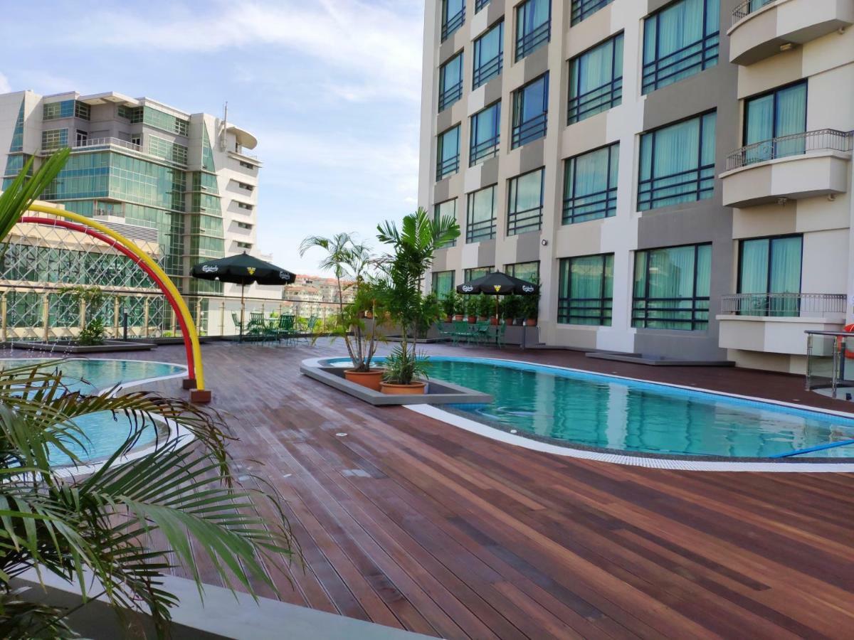 Sabah Oriental Hotel Kota Kinabalu Exterior foto