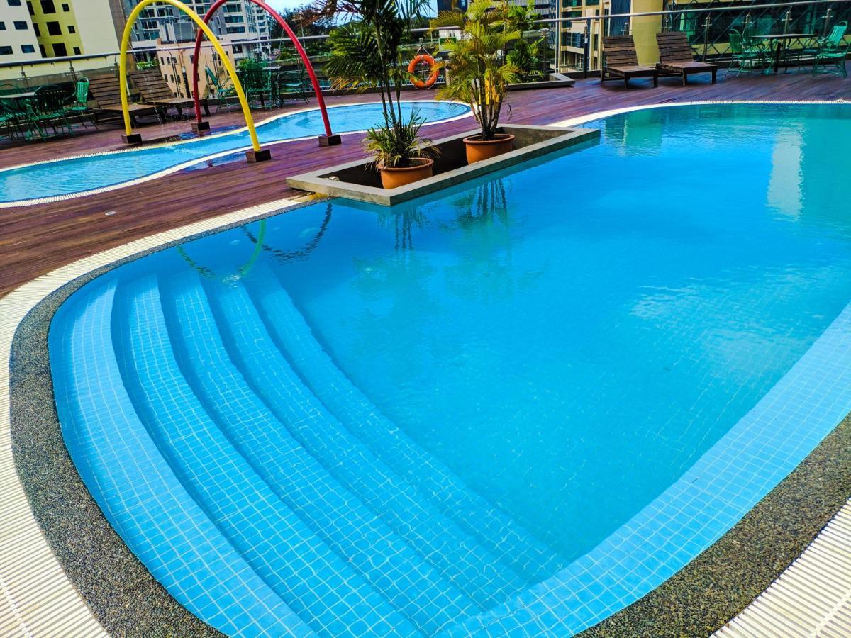Sabah Oriental Hotel Kota Kinabalu Exterior foto