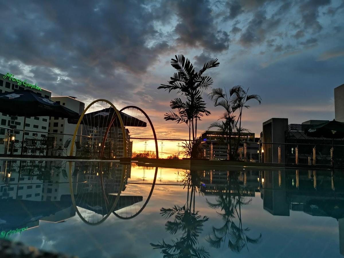 Sabah Oriental Hotel Kota Kinabalu Exterior foto